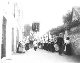 /medias/customer_2/PLAQUES_DE_VERRE/5_Fi_179_procession_jpg_/0_0.jpg